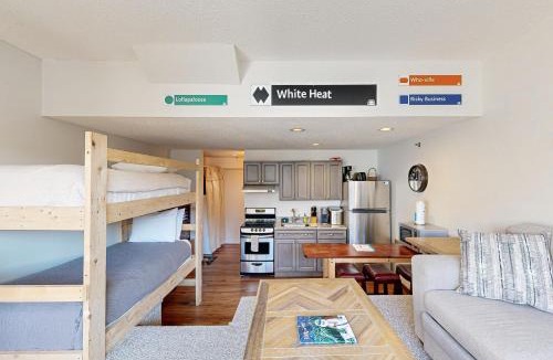 Sunday River Area Hotel | Roadrunner 2 A206