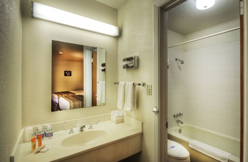 Tucumcari Hotel | Roadrunner Lodge