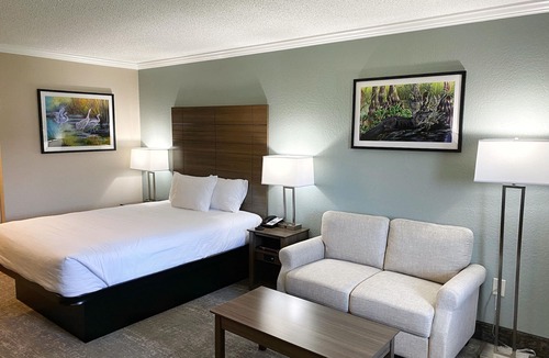 Downtown Zephyrhills Hotel | Roadstar Hotel Zephyrhills