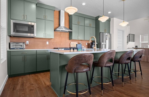 Mountain Green House | Roam Away From Home R4|Fire Pit |Office |Hot Tub