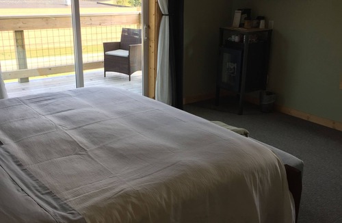 Munising Hotel | Roam Inn