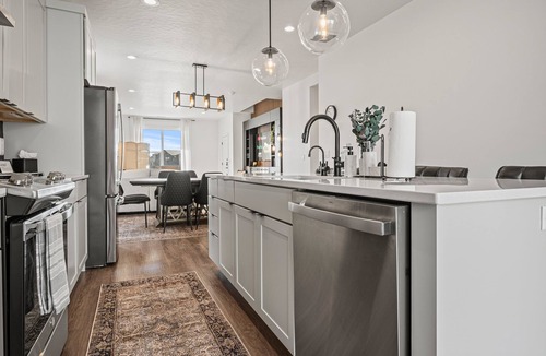 Mountain Green House | Roam Ski Den R5949B|1BR Snowbasin Retreat |Hot Tub