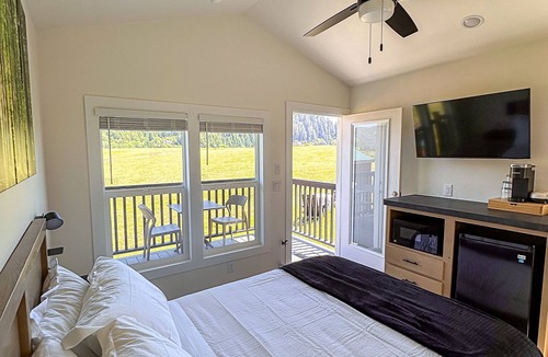 Garibaldi Cabin | Roam Tillamook