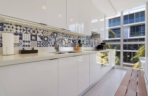 South Pointe Apartment | Roami at 250 Collins | 4 Bed | Pool - 2 units