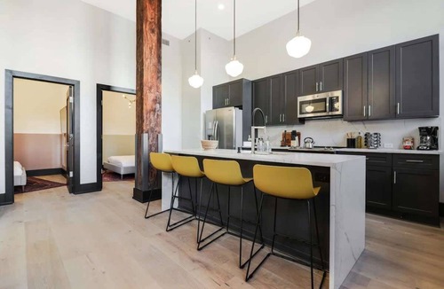 Arts/Warehouse District Apartment | Roami at Brassline Group Friendly