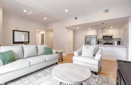 Arts/Warehouse District Apartment | Roami at Churchill | 2 Bedroom Penthouse