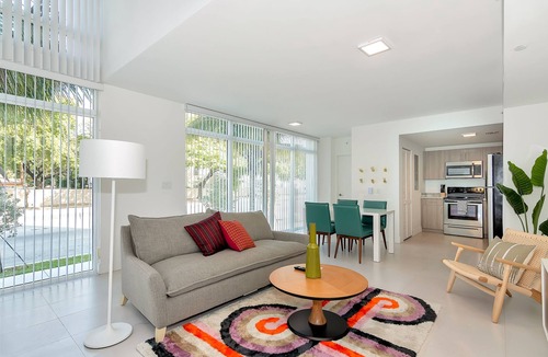 Coral Way Apartment | Roami at Grove 27