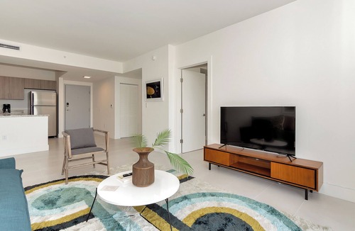 Coral Way Apartment | Roami at Grove 27