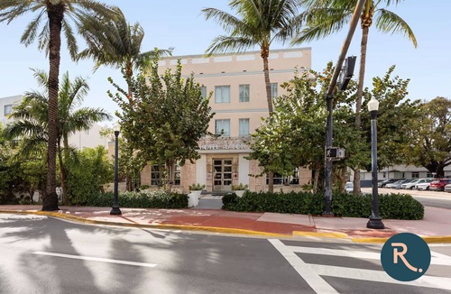 Flamingo/Lummus Apartment | Roami at Hotel Astor