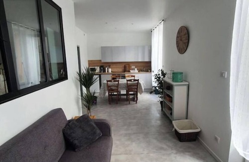 Roanne House | Roanne center, renovated apartment.
