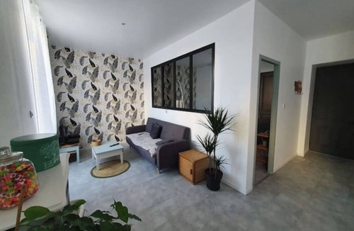 Roanne House | Roanne center, renovated apartment.