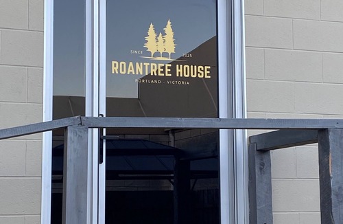 Portland House | Roantree House 4BR Secure yard Most Central