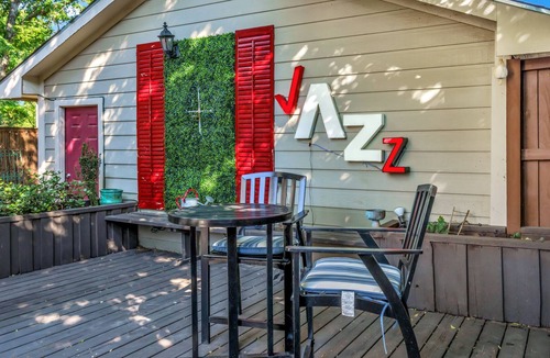 Junius Heights House | ROARING 20's Jazz Themed 2,400 SF House