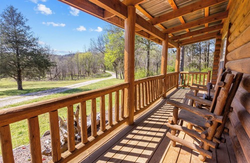 Eagle Rock Cabin | Roaring River Fishing & Family Basecamp