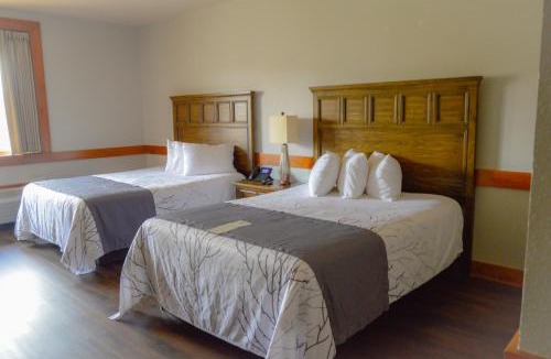 Cassville Hotel | Roaring River State Park