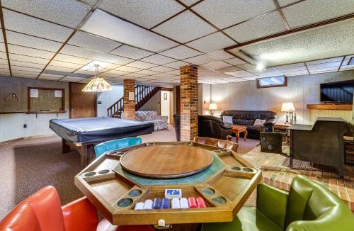 Bakers Summit House | Roaring Spring Horse Farm Getaway w/Game Room