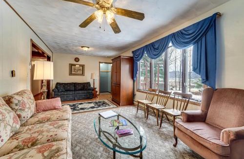 Bakers Summit House | Roaring Spring Horse Farm Getaway w/Game Room