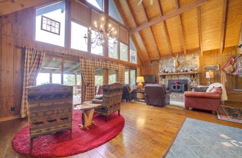 Robbinsville House | Robbinsville Vacation Rental w/Covered Balcony