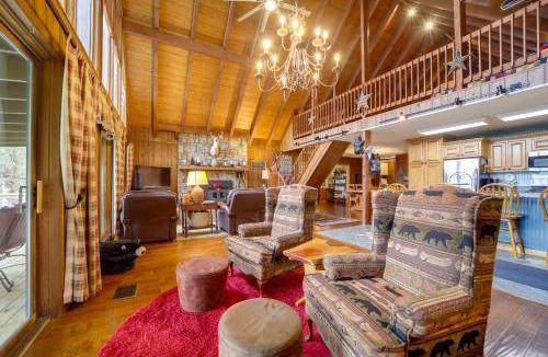 Robbinsville House | Robbinsville Vacation Rental w/Covered Balcony