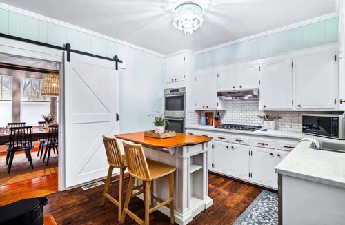 Washington House | Roberson House -Private Pool -Walk to DT-Sleeps 12