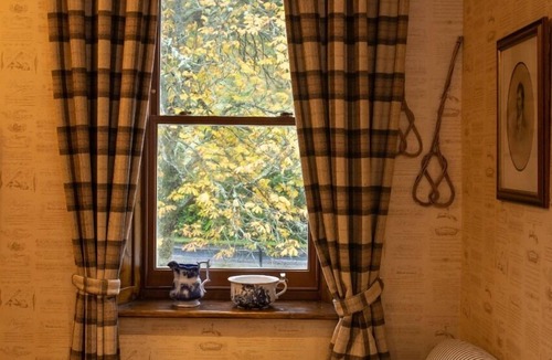 Letterfinlay Bed & Breakfast | Robert Burn Suite - A Four Poster Bed
