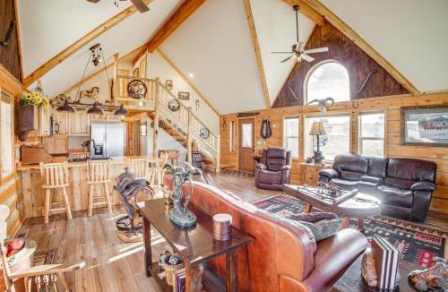 Roberts House | Roberts Home w/Western Decor & Mountain Views!
