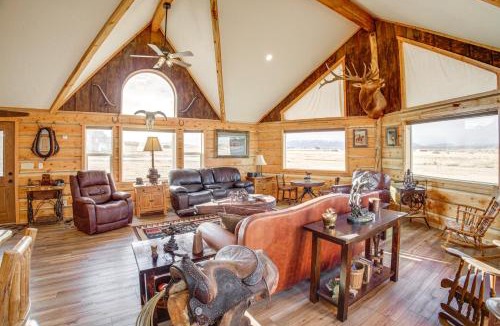 Roberts House | Roberts Home w/Western Decor & Mountain Views!