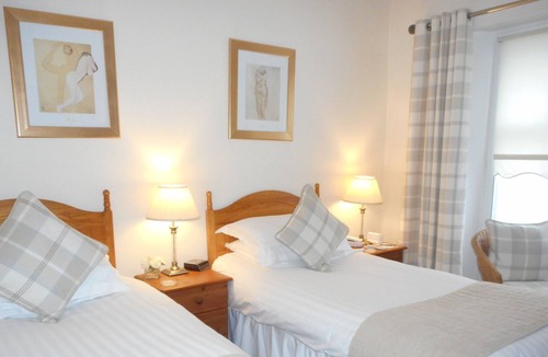 Lanark Hotel | Robertson Arms Hotel