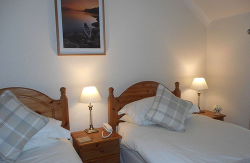 Lanark Hotel | Robertson Arms Hotel