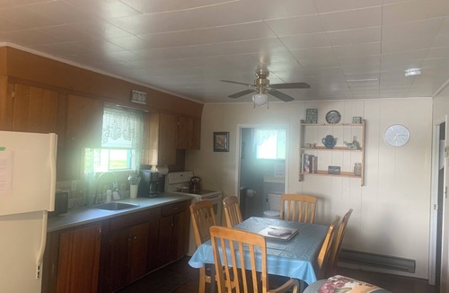 Lavigne Cottage | Robin #9 Graceland Cottages