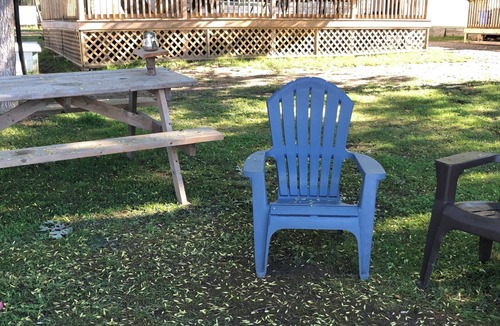 Lavigne Cottage | Robin #9 Graceland Cottages
