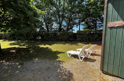 Saint-Avit-Senieur Ski Chalet | Robin, Gîte and shared swimming pool
