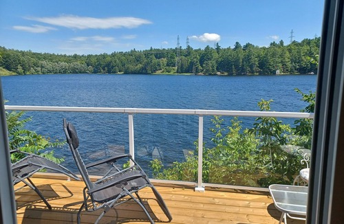 Frontenac Cabin | Robin's Nest. Beach. Watersports free. Private deck - Lake view. Couples only.