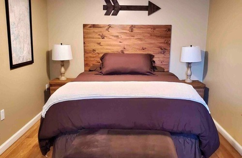 Saranac Lake House | Robin's Nest Queen Suite with Private Bath