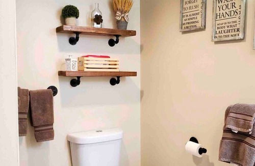 Saranac Lake House | Robin's Nest Queen Suite with Private Bath