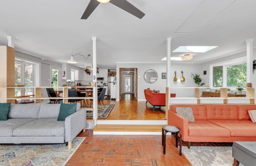 Chapel Hill House | Robin's Rest (3-Bedroom Home) with Pool by RedAwning