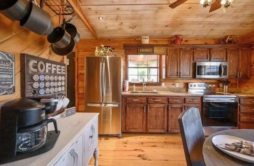Hochatown Cabin | Robin’s Nest – Cozy Broken Bow Cabin with Private Hot Tub