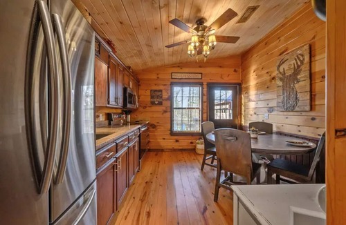 Hochatown Cabin | Robin’s Nest – Cozy Broken Bow Cabin with Private Hot Tub