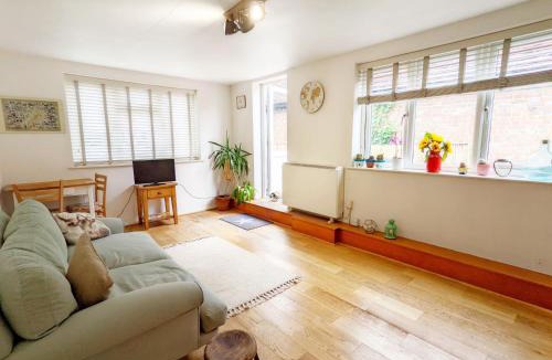 Billingshurst House | Robins Rest, Billingshurst