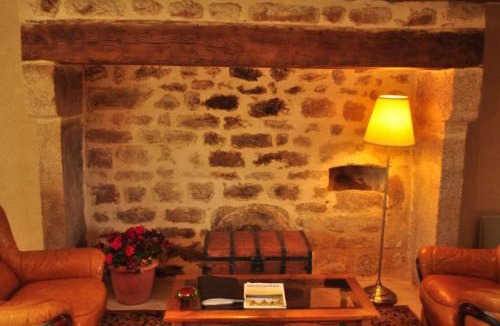 Saint-Marc-a-Frongier House | Robinson by Creusoé