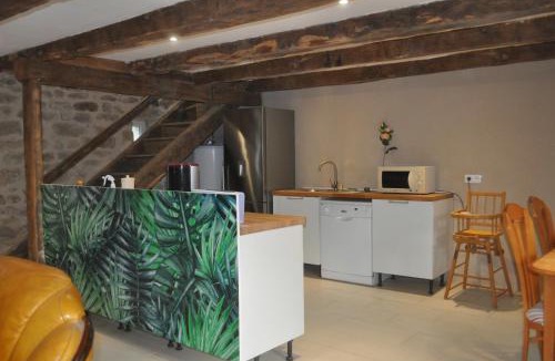 Saint-Marc-a-Frongier House | Robinson by Creusoé