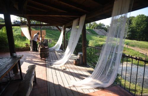 Karlovac House | Robinson Horseville
