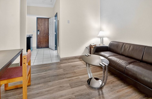 Robinson Hotel | Robinson Inn and Suites