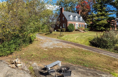 Haywood House | Robinson River Retreat - Near River, SNP & Graves