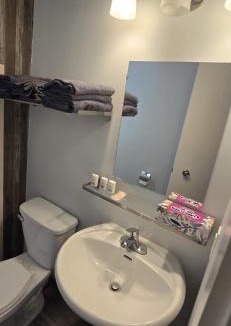 Division No. 16 Hotel | Roblin Motor Inn