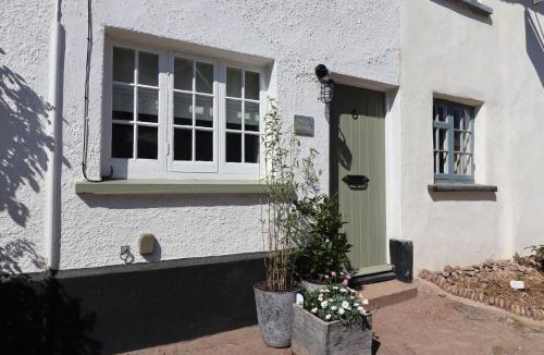 Otterton House | Robyn Cottage