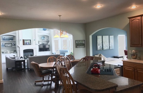 Innsbrook House | Robyn's Nest - PRIVATE POOL, Sleeps 18, 7 bedrooms, 4.5 baths