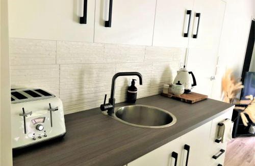 Hamilton House | Robyn's Retreat