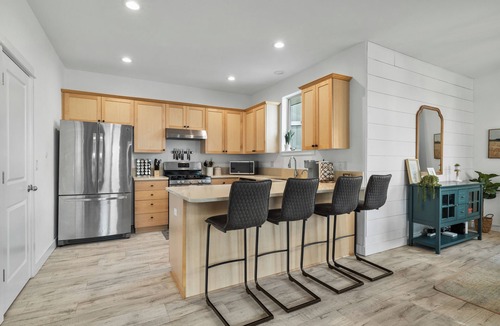 Old Farm District House | Rocca Way Getaway! Fam-Friendly - Private Hot-tub