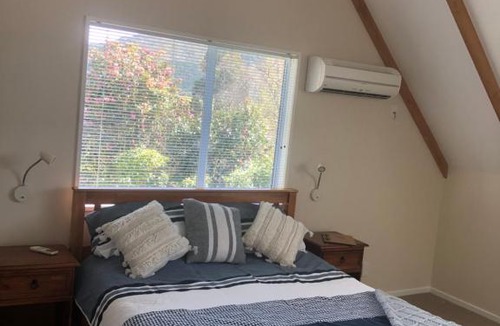 Shakespeare Bay Bed & Breakfast | Rochdale Homestay B&B